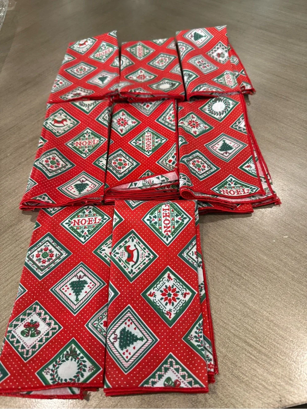Christmas Cloth Napkins Lot of 8 Themed polka dot Square 14X 13 inch Napkins